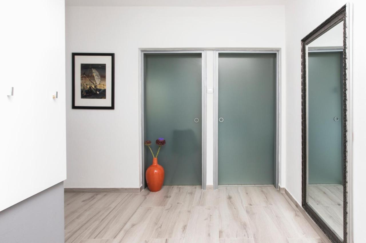 "Andrija" Apartmen'S バニョレ エクステリア 写真