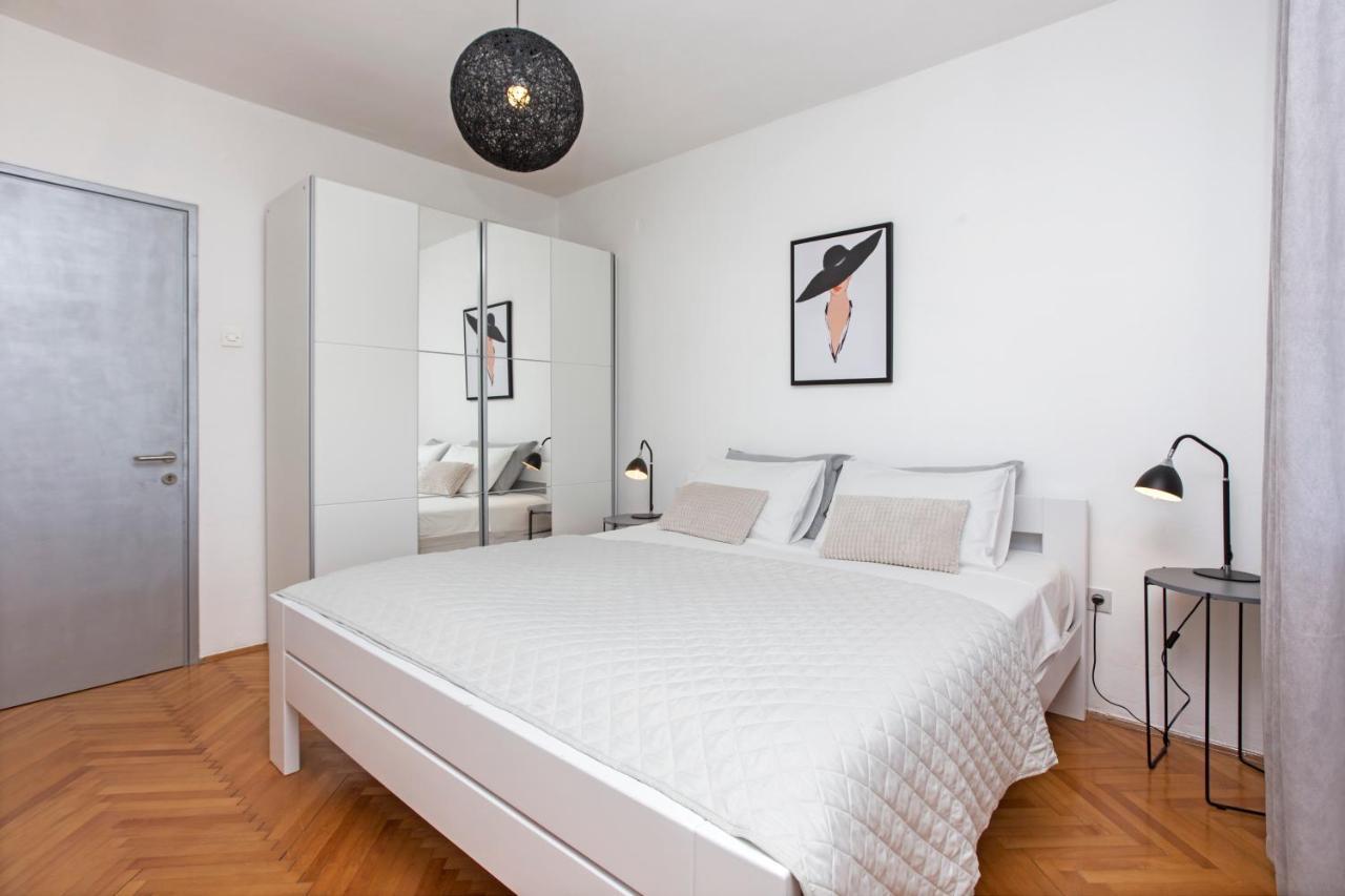 "Andrija" Apartmen'S バニョレ エクステリア 写真
