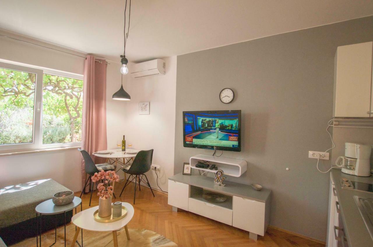 "Andrija" Apartmen'S バニョレ エクステリア 写真