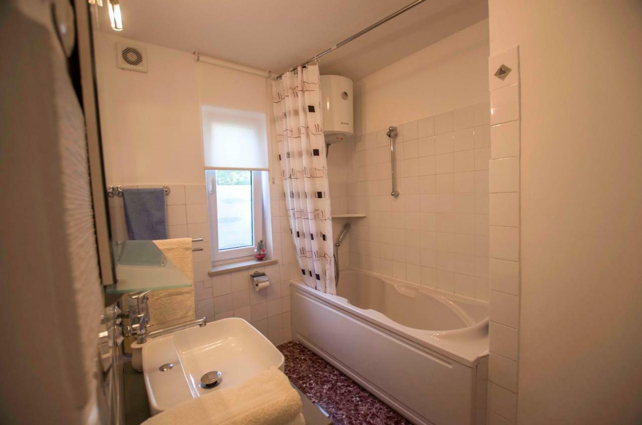 "Andrija" Apartmen'S バニョレ エクステリア 写真